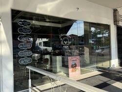 Frankel Estate (D15), Retail #587554081